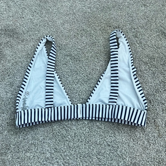 Stripe bikini top from Tobi - Picture 2 of 3